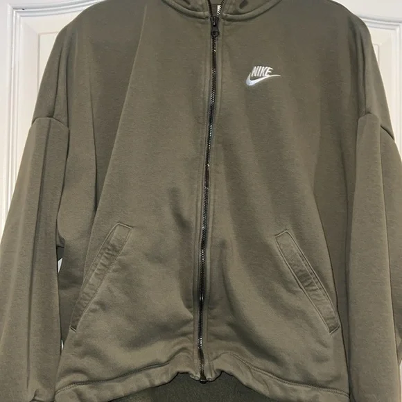 Nike Olive Green Zip-Up Jacket - Picture 2 of 8